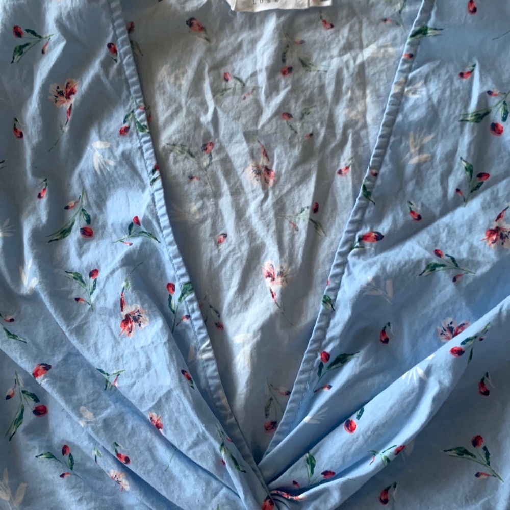 Blue floral crop top